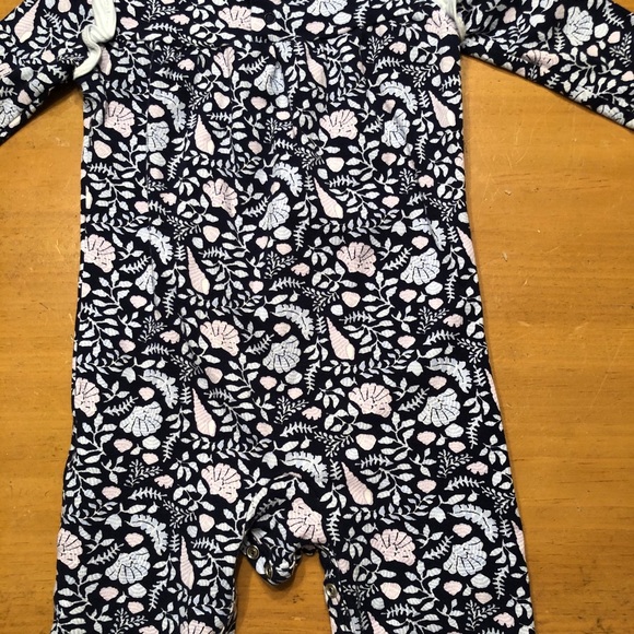 Girls vineyard vines onesie - Picture 5 of 5